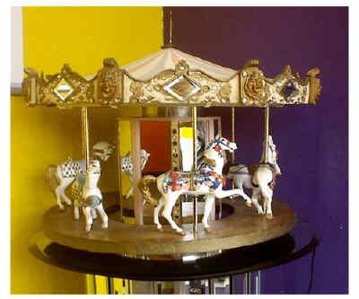Mirrored Pedestal table for your Carousel